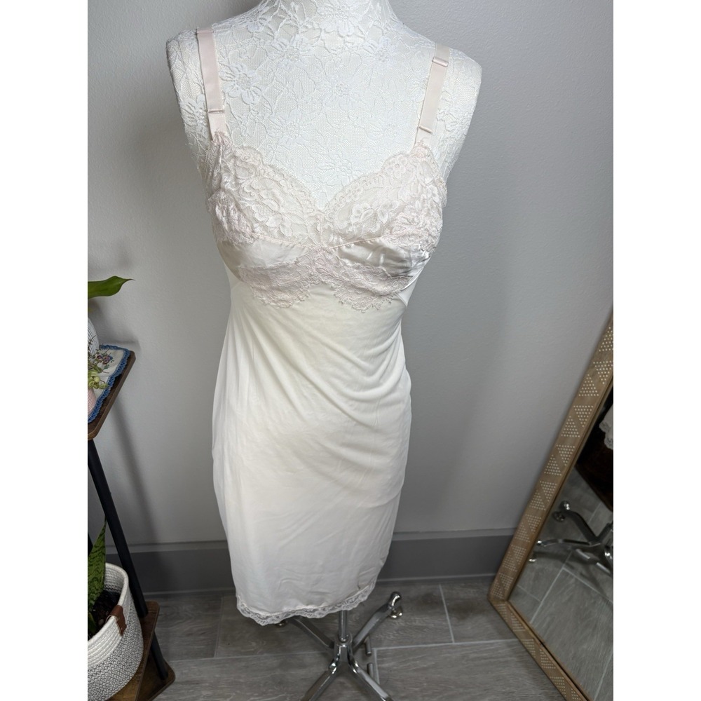 Vintage Baronet Women 32 Full Slip Lingerie Coquette Lace Trim Nylon